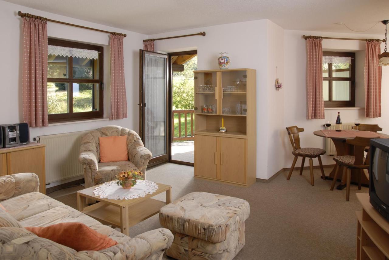 Ferienwohnungen Landhaus Tannenhof บิชอฟสกรุน ภายนอก รูปภาพ